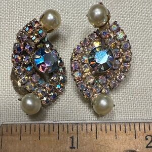 Vintage Aurora Borealis rhinestone Clip On Earrings